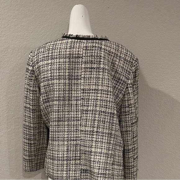 Tahari Black and White Plaid Blazer - Picture 2 of 5